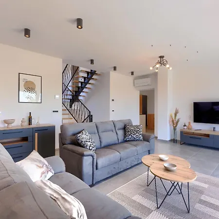 Sonja By Interhome Tatil Evi Buje